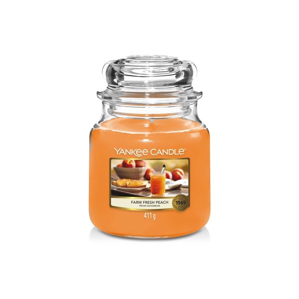 Yankee Candle vonná svíčka ve skle střední Farm Fresh Peach